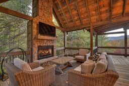 Hunter's Treehouse - Image 2