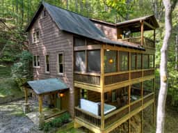 Smokey's Place - Image 4