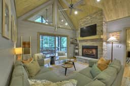 Wood Nest Retreat - Image 2