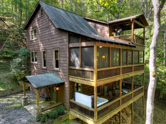 Smokey's Place - Image 4