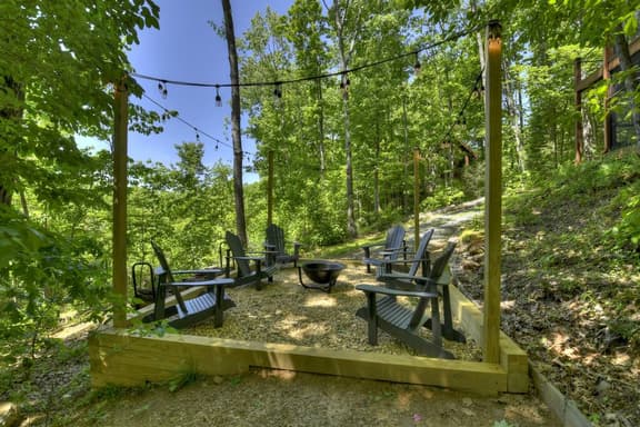 Cedar Ridge Retreat - Image 1