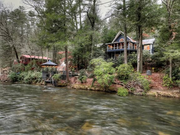 Riverside Hideaway - Image 1