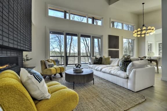 Toccoa Modern - Image 1